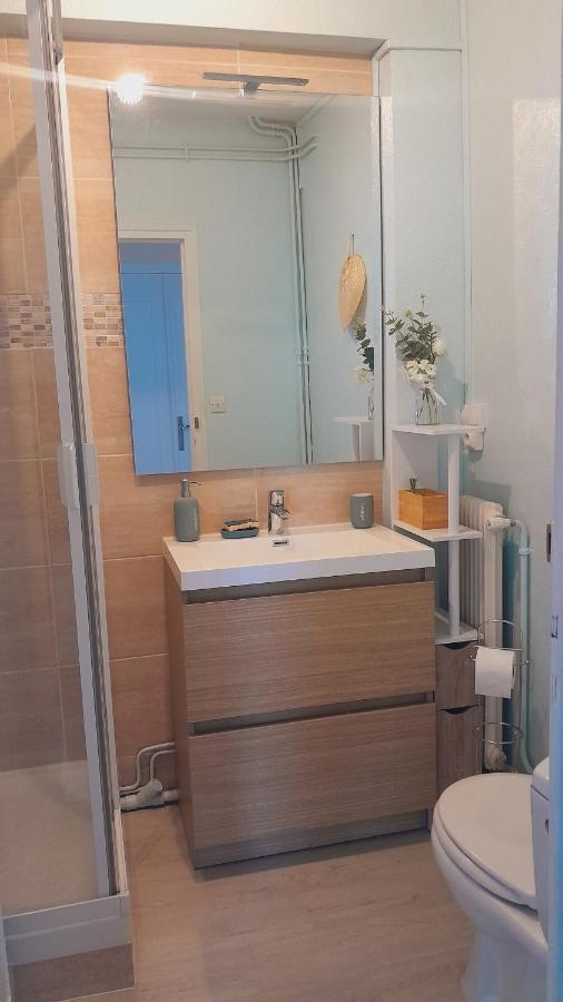 Chateauroux : Bel Appartement Avec Balcon Kültér fotó