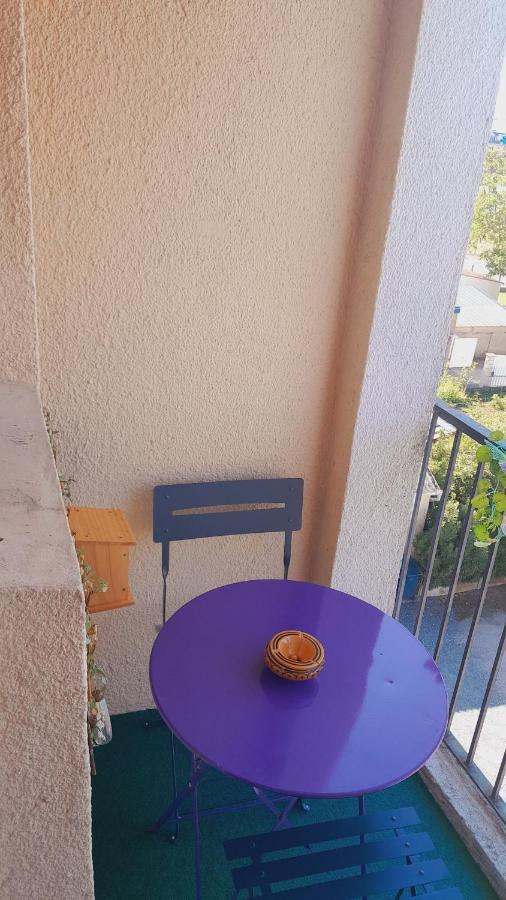 Chateauroux : Bel Appartement Avec Balcon Kültér fotó